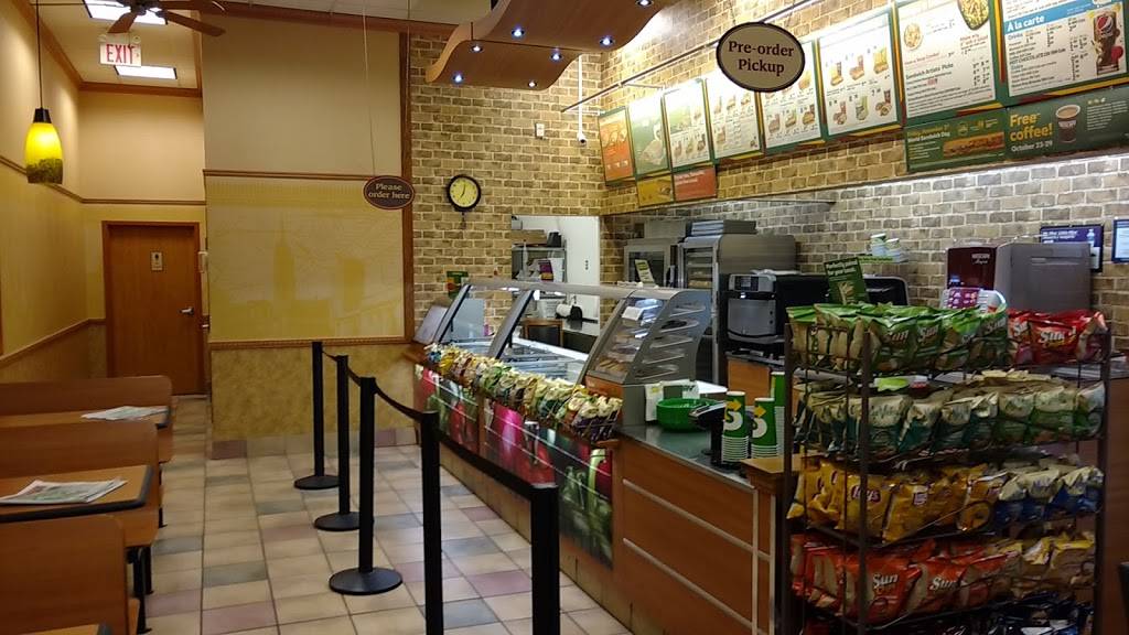 Subway | restaurant | 4456 Limebank Rd #9, Gloucester, ON K1X 1E8, Canada | 6138222233 OR +1 613-822-2233