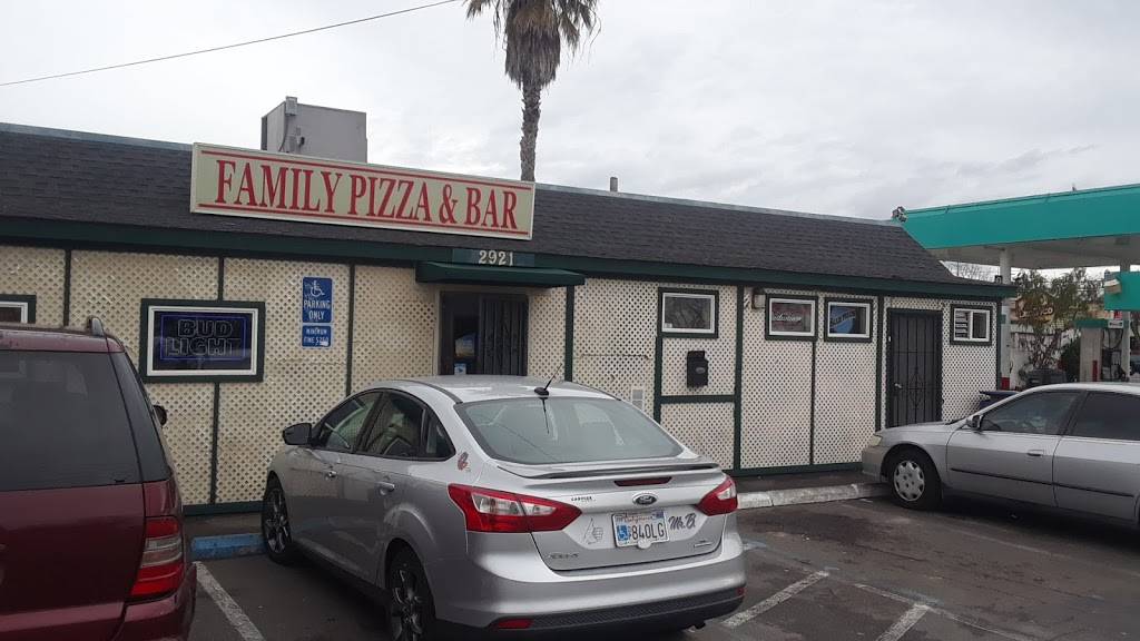 Family Pizza & Cocktail Lounge | restaurant | 2921 E Whitmore Ave, Ceres, CA 95307, USA | 2095374791 OR +1 209-537-4791