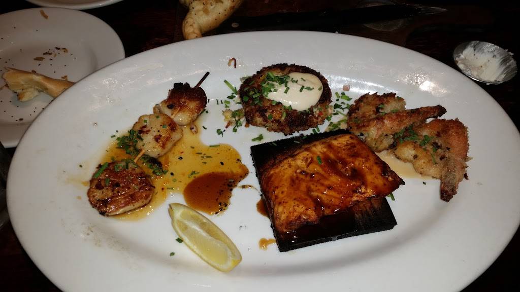 Wildfire | restaurant | 232 Oakbrook Center, Oak Brook, IL 60523, USA | 6305869000 OR +1 630-586-9000