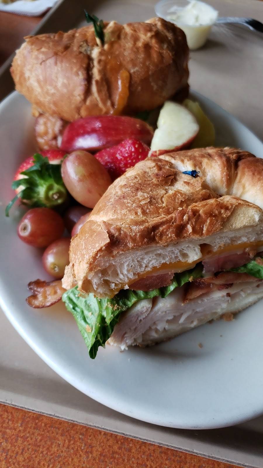 Jasons Deli | restaurant | 25 W Crystal Lake St, Orlando, FL 32806, USA | 4074253562 OR +1 407-425-3562