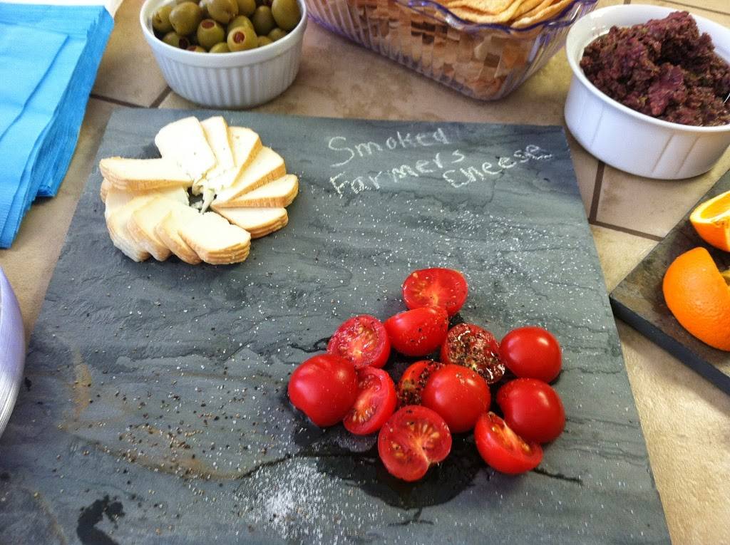 The Living Room Coffeehouse and Winebar | cafe | 215 E Main St, Pilot Mountain, NC 27041, USA | 3364444359 OR +1 336-444-4359