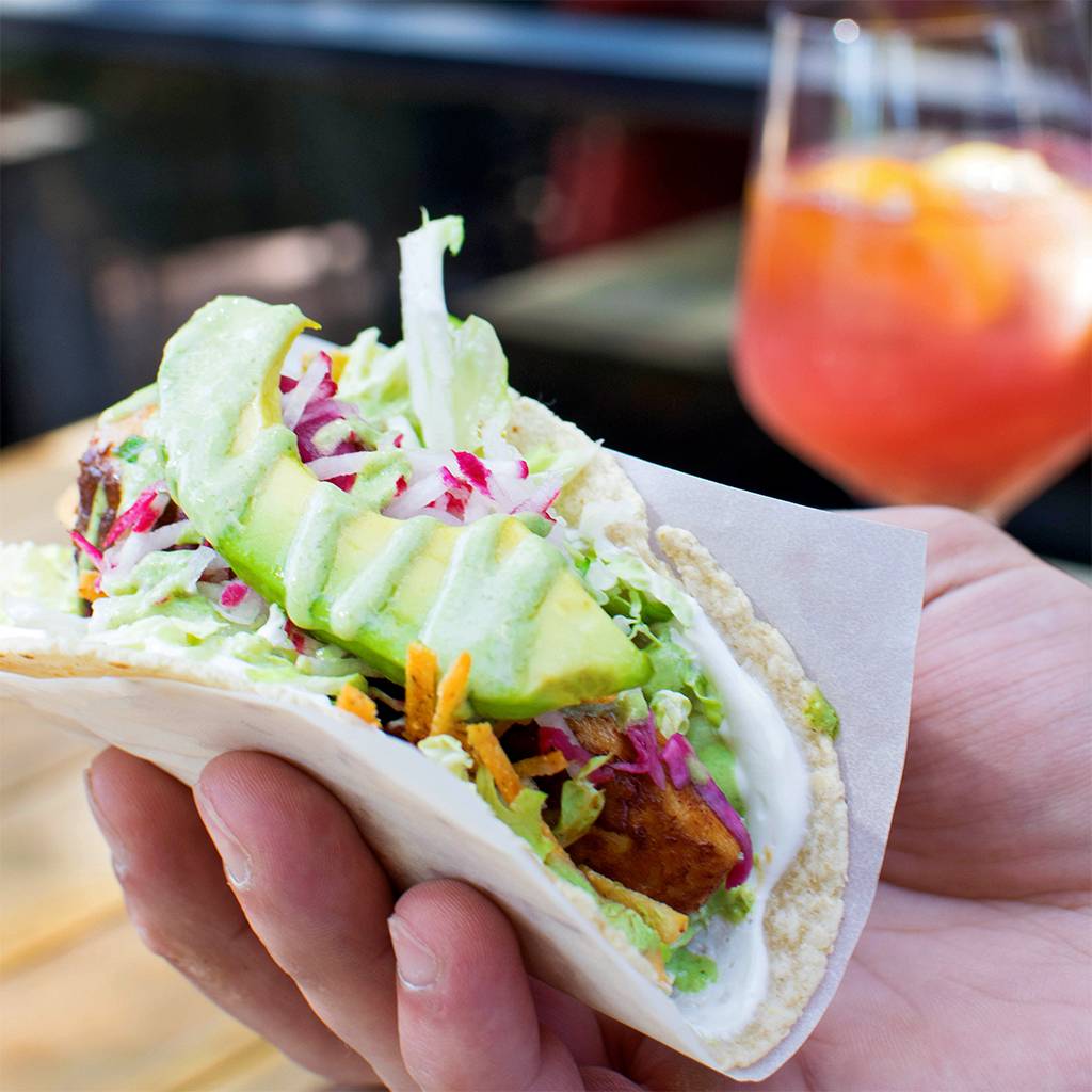 Moxies Grill & Bar | night club | 509 Bayfield St, Barrie, ON L4M 4Z8, Canada | 7057335252 OR +1 705-733-5252