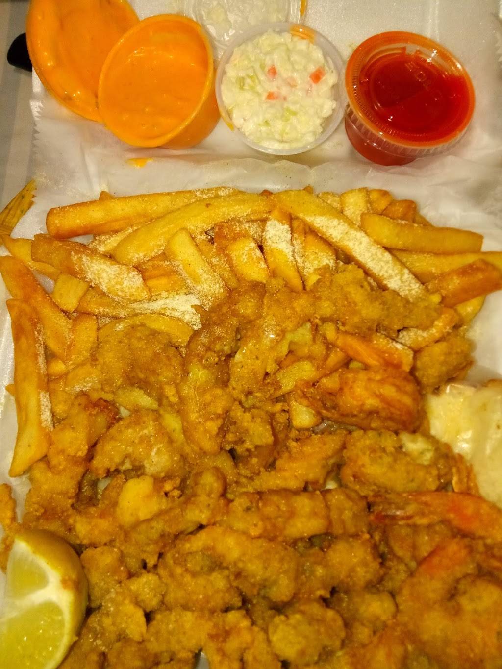 U Save Fish and Chicken | restaurant | 6900 NW 7th Ave, Miami, FL 33150, USA | 3058359873 OR +1 305-835-9873