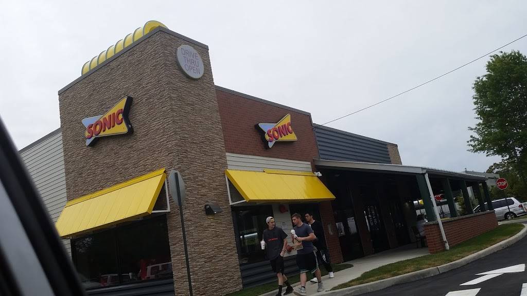 Sonic Drive-In | restaurant | 1724 Hempstead Turnpike, East Meadow, NY 11554, USA | 5162285013 OR +1 516-228-5013