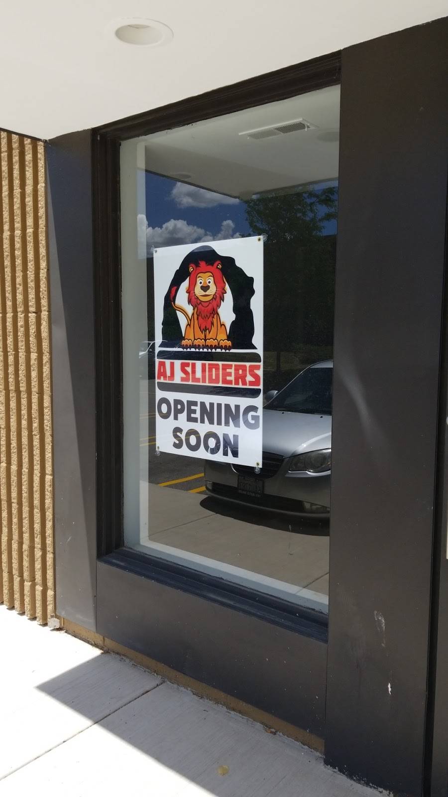 AJ Sliders | restaurant | 2075 Prairie St STE 110, St. Charles, IL 60174, USA | 7077543377 OR +1 707-754-3377