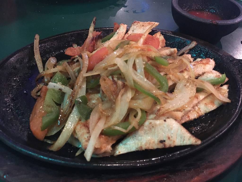 Plato Loco Restaurant | restaurant | 2520 Ovilla Rd # 500, Red Oak, TX 75154, USA | 9726174554 OR +1 972-617-4554