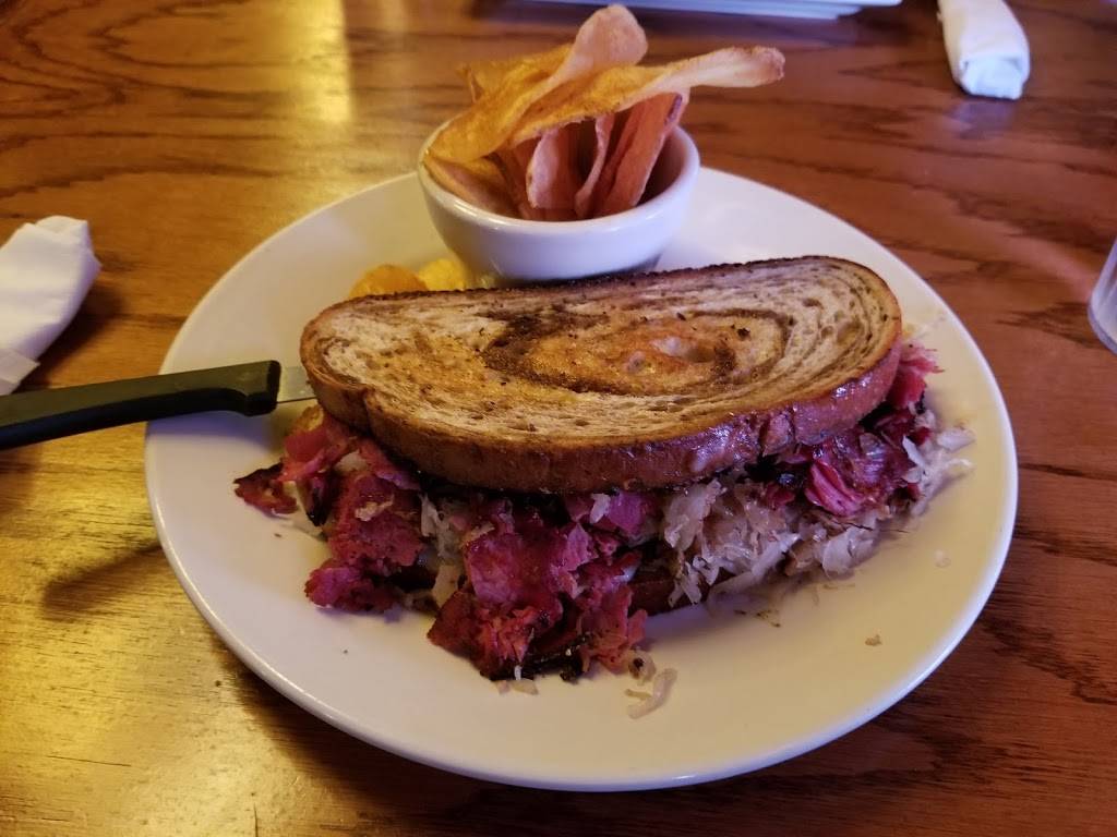 MacFarlanes Celtic Pub | restaurant | 417 Ann St, Lake Charles, LA 70601, USA | 3374335992 OR +1 337-433-5992