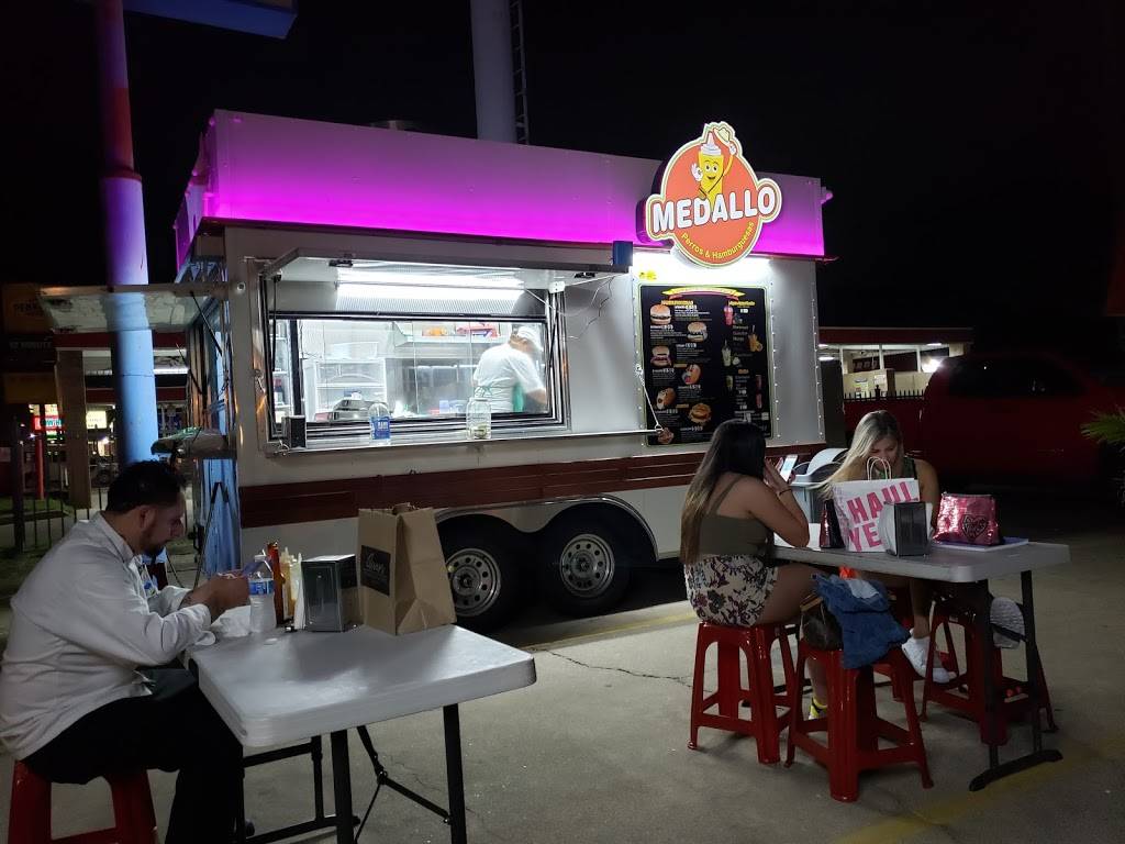 Medallo Perros y Hamburguesas | restaurant | 2116 Fry Rd, Houston, TX 77084, USA | 8328976884 OR +1 832-897-6884