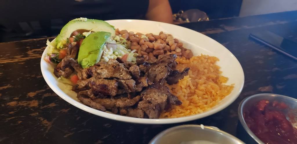 Juans Mexican Cafe and Cantina | restaurant | 561 Bland Blvd, Newport News, VA 23602, USA | 7578775826 OR +1 757-877-5826