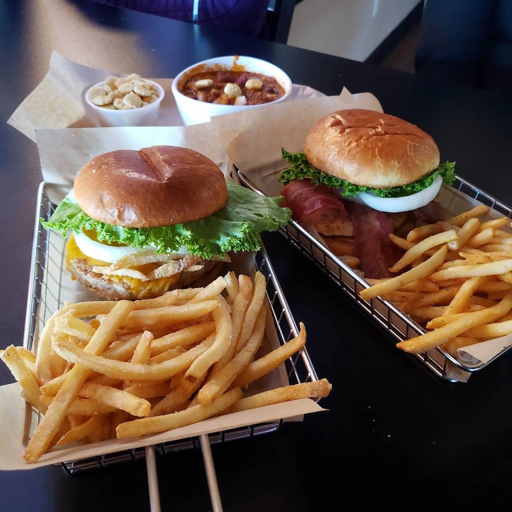 Mr. Brews Taphouse - Chandler | restaurant | 2040 S Alma School Rd #12, Chandler, AZ 85286, USA | 4805903901 OR +1 480-590-3901