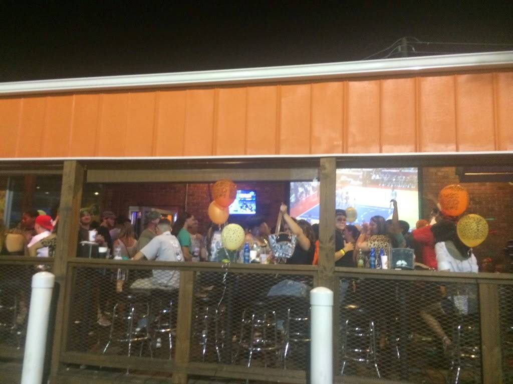 The Wing Company - Pembroke | restaurant | 707 W 3rd St, Pembroke, NC 28372, USA | 9105218627 OR +1 910-521-8627