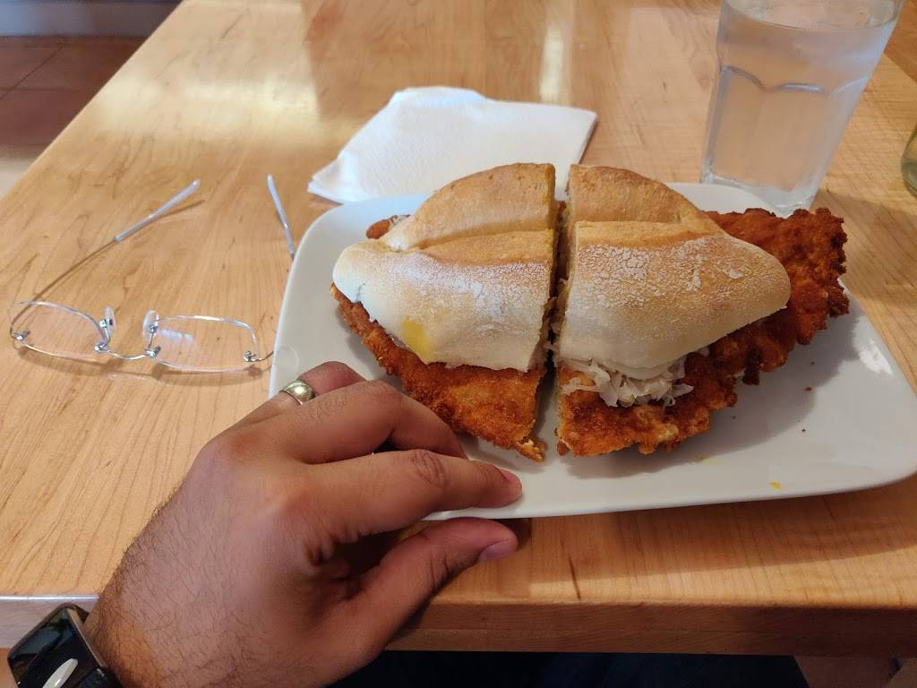 Vs Schnitzel House | restaurant | 448 Browns Line, Etobicoke, ON M8W 3T9, Canada | 4162553179 OR +1 416-255-3179