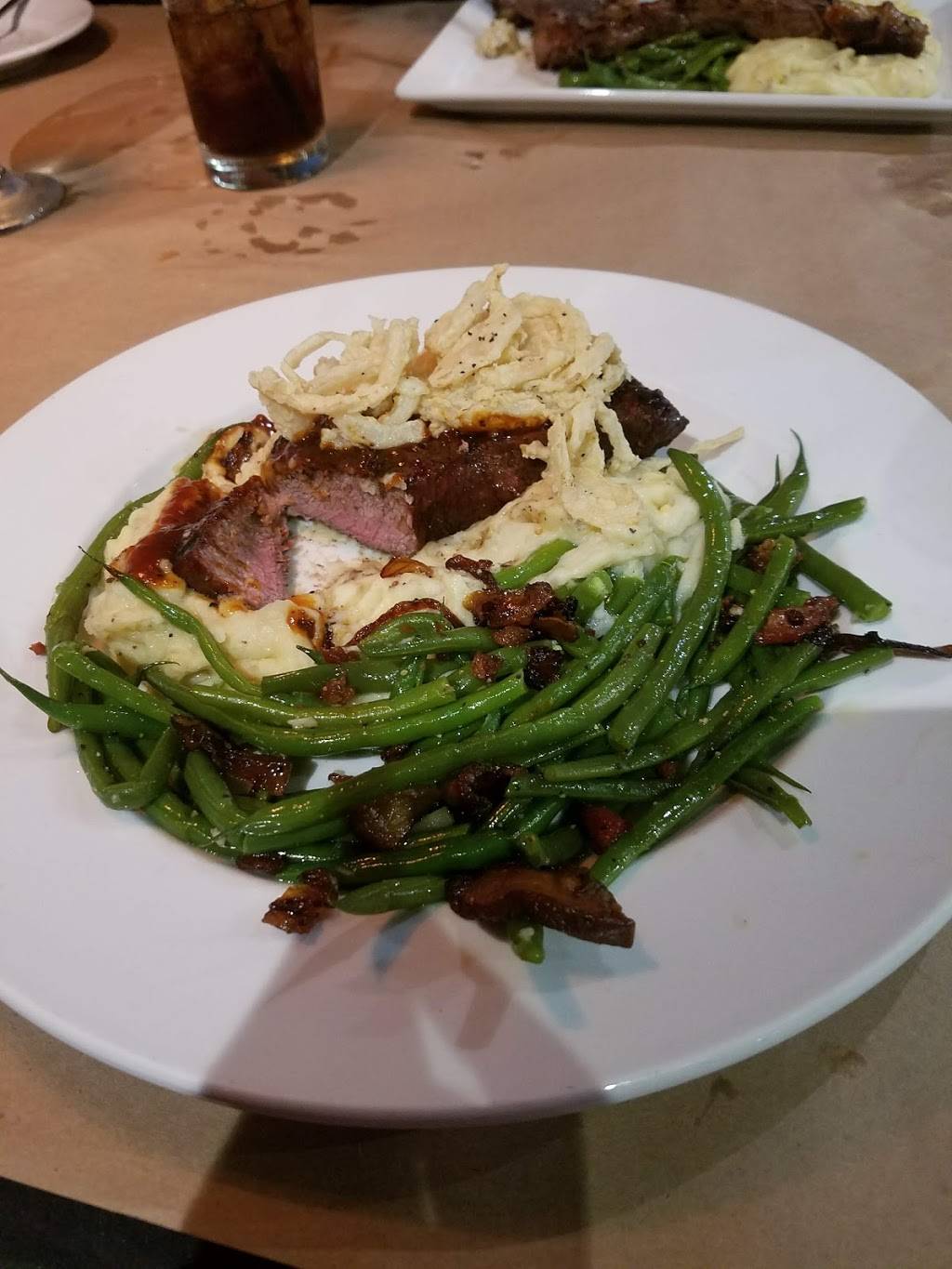 Table 26 | restaurant | 2600 Geer Rd, Turlock, CA 95382, USA | 2096682300 OR +1 209-668-2300