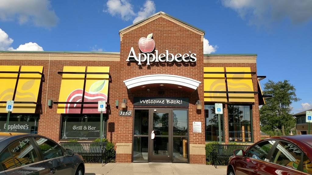 Applebees Grill + Bar | restaurant | 3250 Grand Ridge Dr NE, Grand Rapids, MI 49525, USA | 6163649492 OR +1 616-364-9492