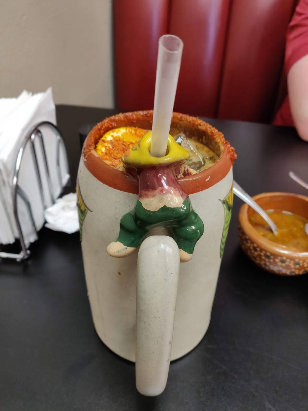 Tacos La Familia | restaurant | 1610 6th Ave, Des Moines, IA 50314, USA | 5152446659 OR +1 515-244-6659