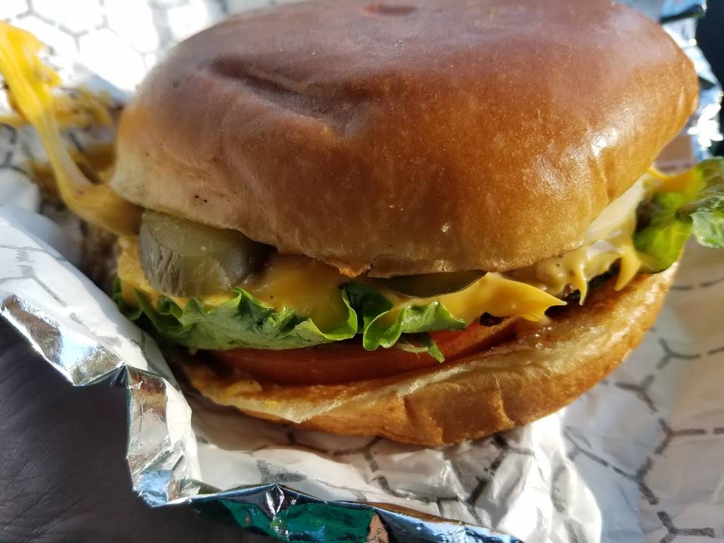 Steak n Shake | restaurant | 1066 N Henderson St, Galesburg, IL 61401, USA | 3093060238 OR +1 309-306-0238