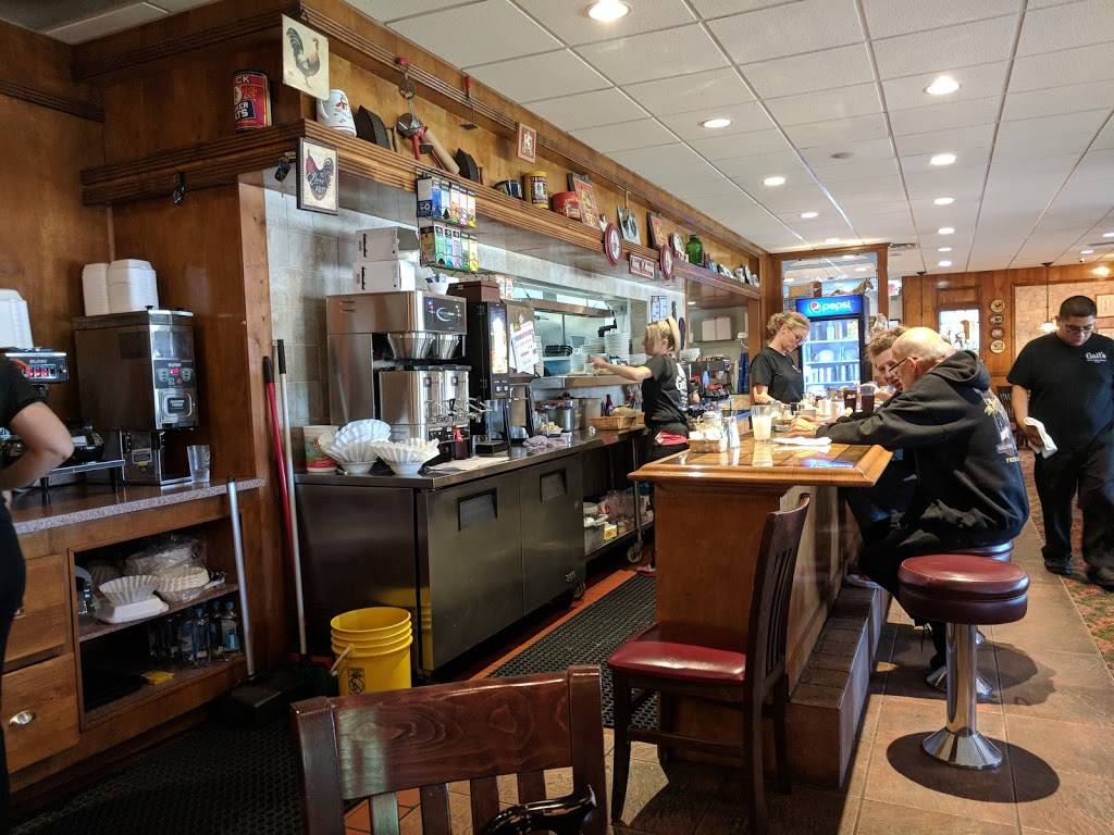 Gails Carriage Inn | restaurant | 1145 Elmhurst Rd, Des Plaines, IL 60016, USA | 8477589407 OR +1 847-758-9407