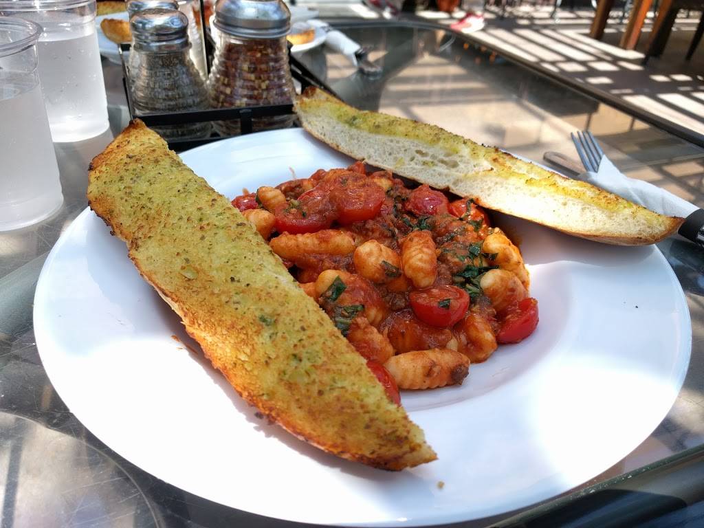 Ginas Pizza | restaurant | 4533 Campus Dr, Irvine, CA 92612, USA | 9497251144 OR +1 949-725-1144