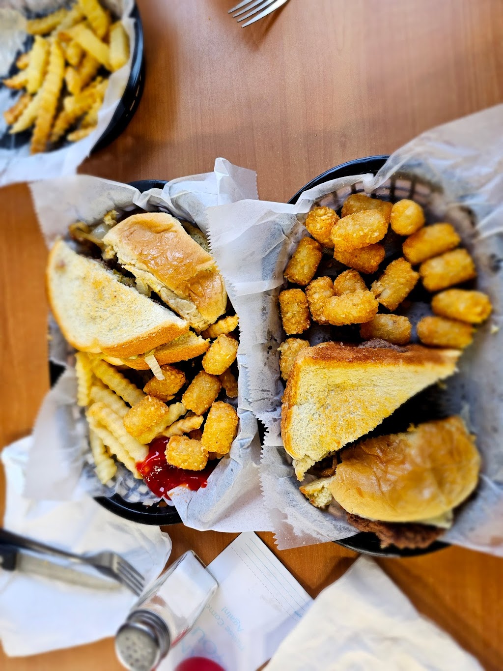 Bond-o To Burgers | restaurant | 3500 TN-126, Blountville, TN 37617, USA | 4233233930 OR +1 423-323-3930