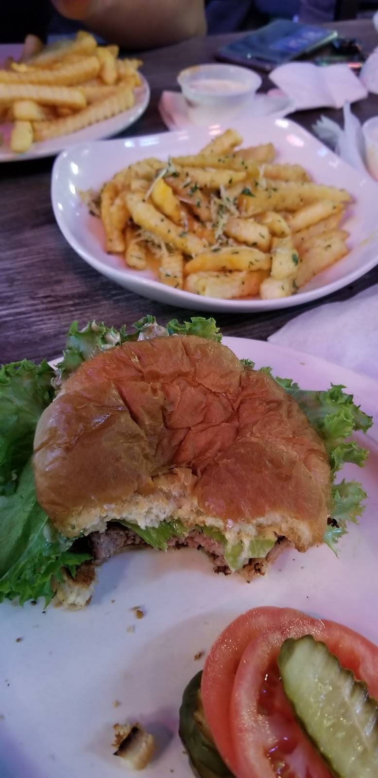 Coachs Sports Bar & Grill | restaurant | 43451 Gadsden Ave, Lancaster, CA 93534, USA | 6619428919 OR +1 661-942-8919