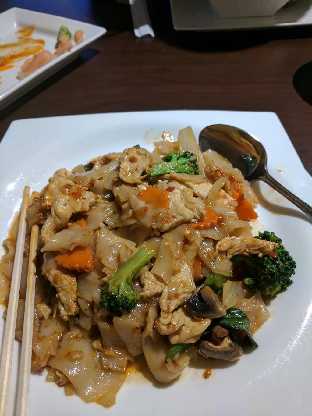 Bangkok Thai and Sushi | restaurant | 2103 Calumet Ave, Valparaiso, IN 46383, USA | 2194658810 OR +1 219-465-8810