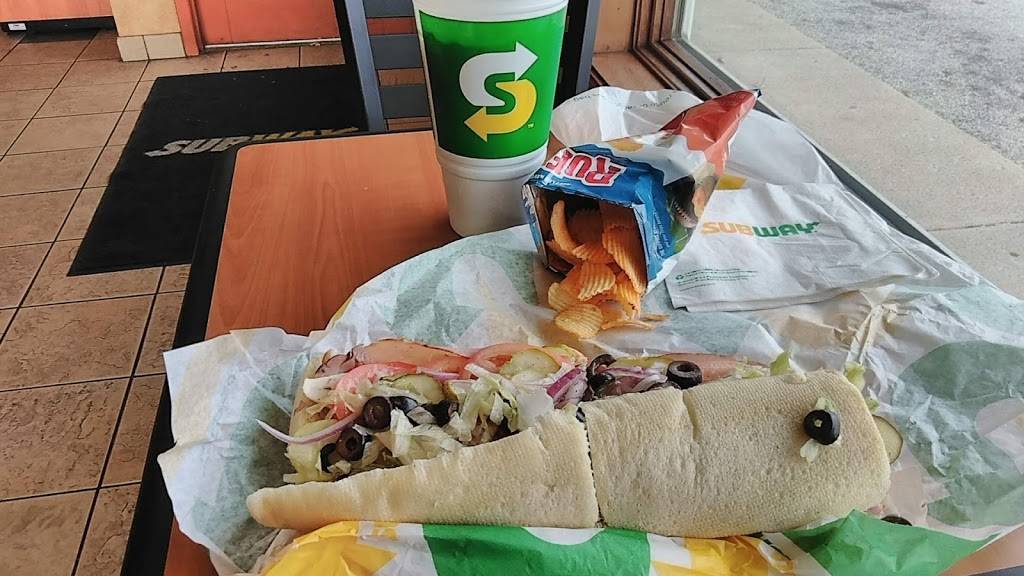 Subway Restaurants | restaurant | 422 S Governors Hwy, Peotone, IL 60468, USA | 7082586272 OR +1 708-258-6272