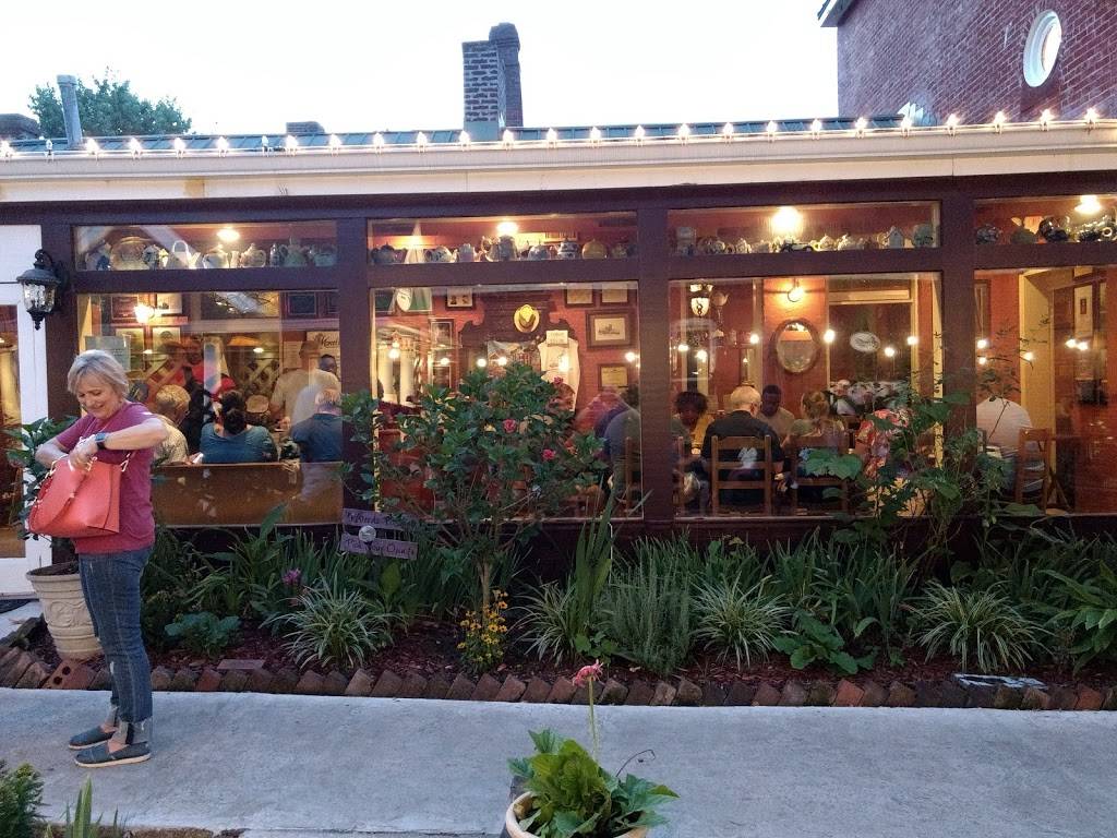 Monells | restaurant | 1235 6th Ave N, Nashville, TN 37208, USA | 6152484747 OR +1 615-248-4747