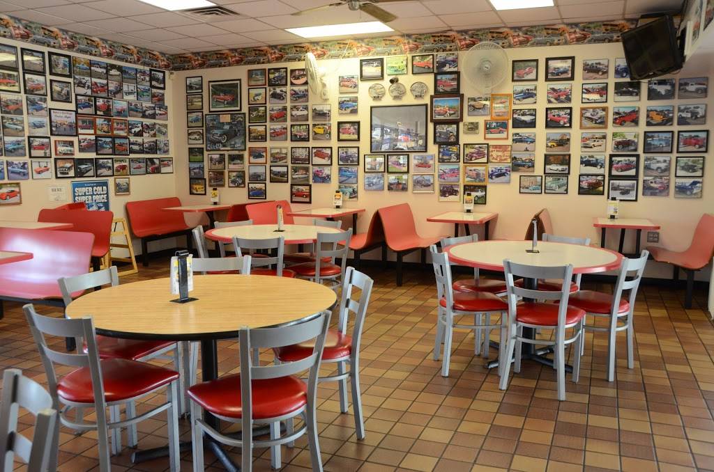 Babes Jumbo Hot Dogs | restaurant | 2600 W Jefferson St, Joliet, IL 60435, USA | 8157447773 OR +1 815-744-7773