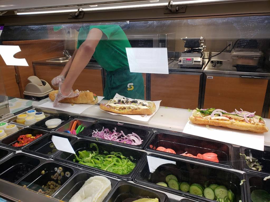 Subway | restaurant | 725 Fanshawe Park Rd W, London, ON N5G 5B4, Canada | 5196410000 OR +1 519-641-0000