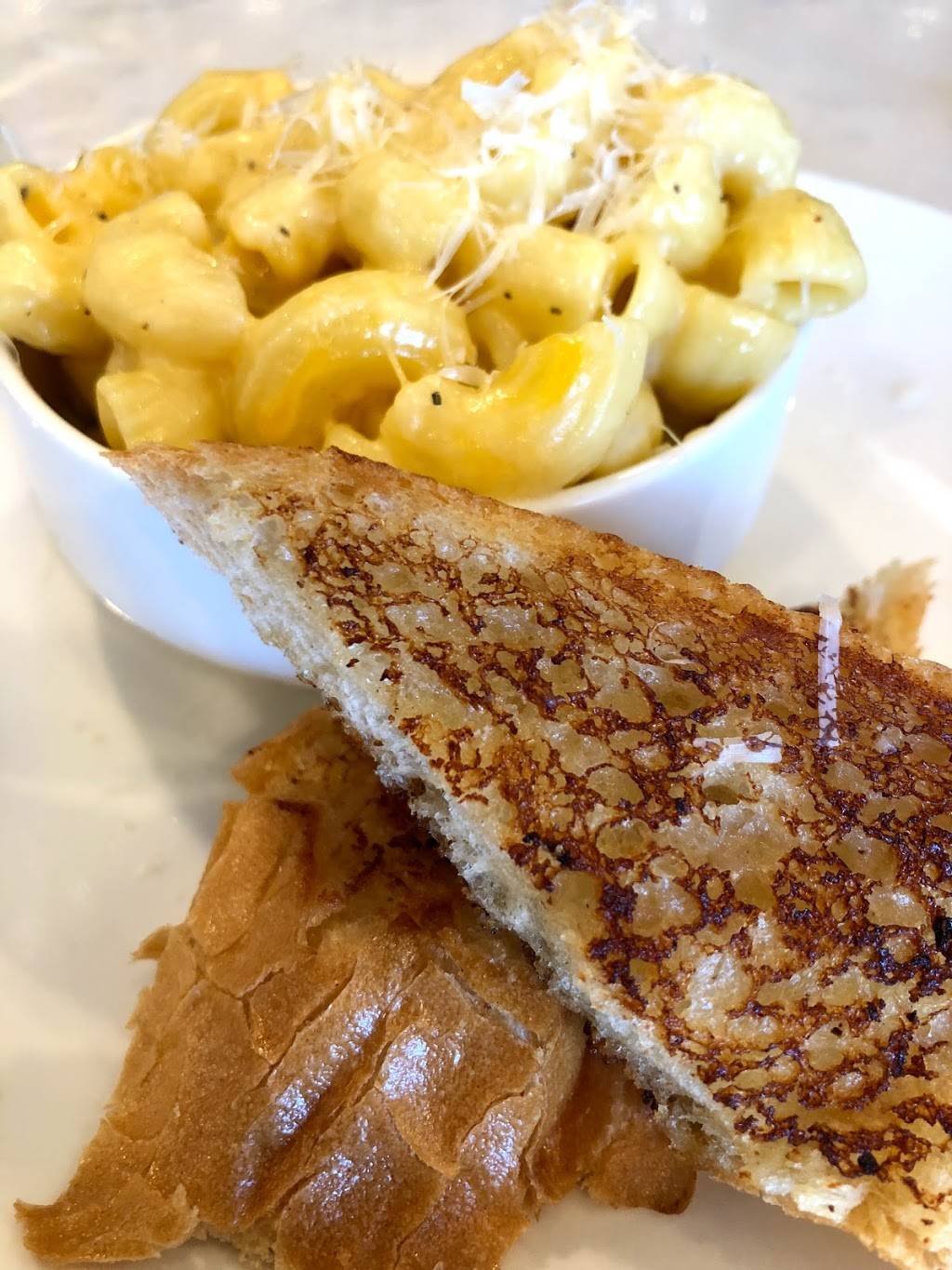 Amaro’s Table | restaurant | 1220 Main St #100, Vancouver, WA 98660, USA | 3607182942 OR +1 360-718-2942