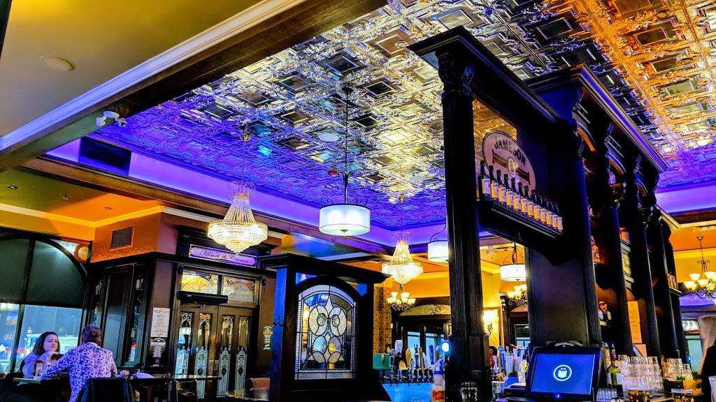 Heart & Crown - Barrhaven | restaurant | 3161 Strandherd Dr #300, Nepean, ON K2J 5N1, Canada | 6134403906 OR +1 613-440-3906