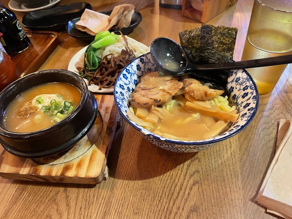 Kimen Ramen & Izakaya | restaurant | 11725 Lee Hwy, Fairfax, VA 22030, USA | 5714075564 OR +1 571-407-5564