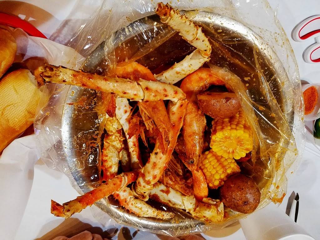 Crawfish House | restaurant | 9826 16th Ave SW, Seattle, WA 98106, USA | 2065881613 OR +1 206-588-1613