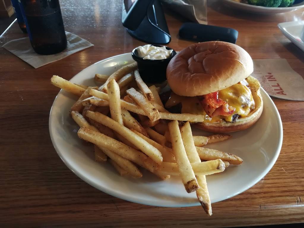 Applebees Grill + Bar | restaurant | 690 W Bridge St, Owatonna, MN 55060, USA | 5074510006 OR +1 507-451-0006