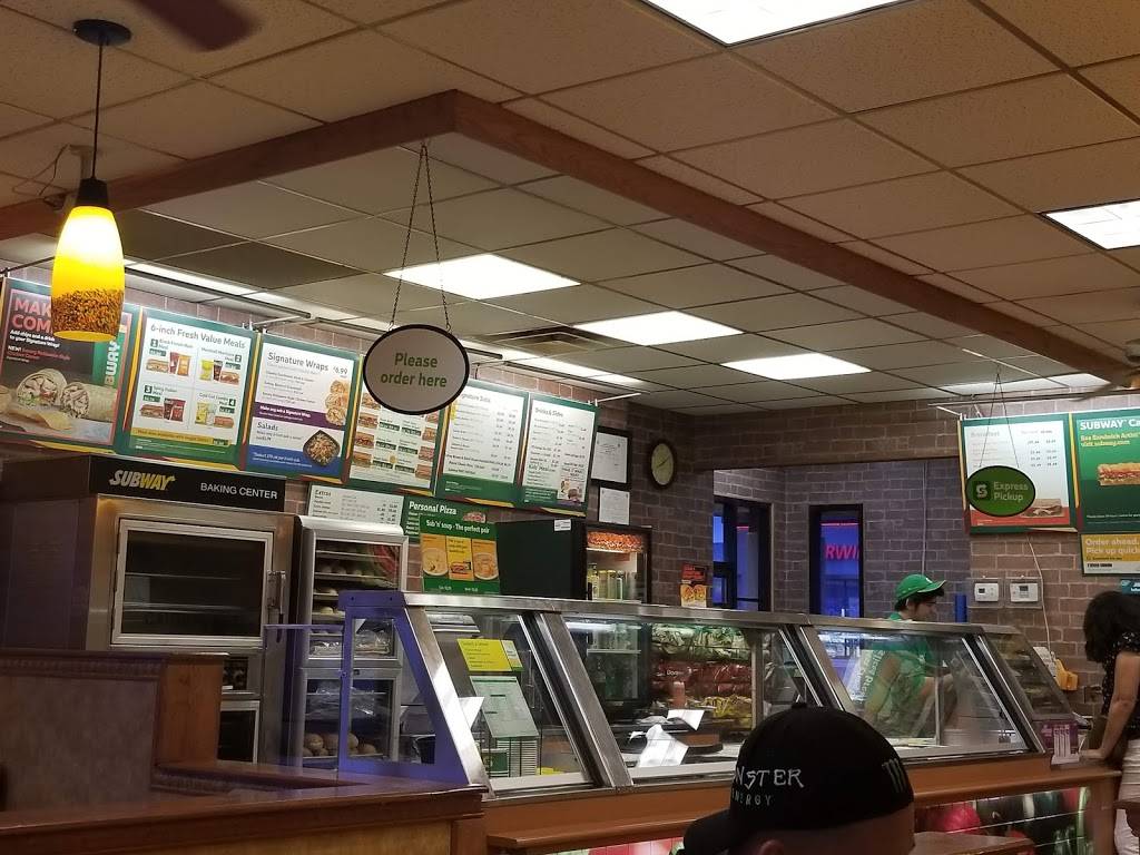 Subway | meal takeaway | 6932 N Mesa St, El Paso, TX 79912, USA | 9155852782 OR +1 915-585-2782
