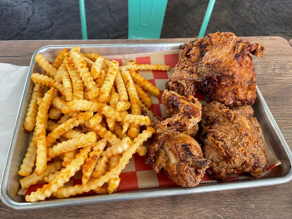 BirdHouse | restaurant | 707 N Navajo Dr, Page, AZ 86040, USA | 9286454087 OR +1 928-645-4087