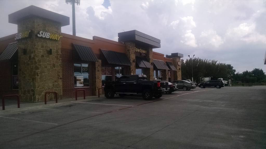 Subway | restaurant | 800 E Allen Ave, Fort Worth, TX 76104, USA | 8179211603 OR +1 817-921-1603