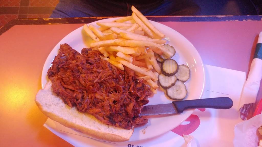 Syds Fine Food & Spirits | restaurant | 808 Logan St, Noblesville, IN 46060, USA | 3177736132 OR +1 317-773-6132