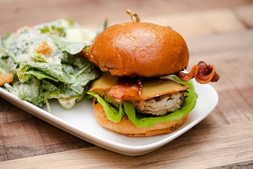 The Pinemoor | restaurant | 1101 N Highland St, Arlington, VA 22201, USA | 5719702592 OR +1 571-970-2592