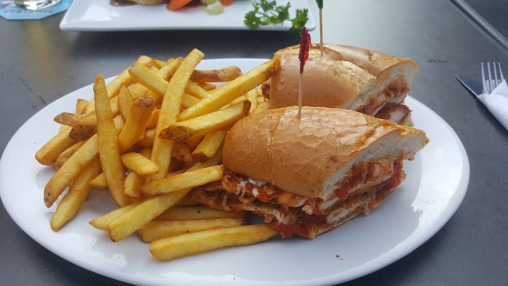Mackenzie Pub | restaurant | 250 Bayly St W #1, Ajax, ON L1S 3V4, Canada | 2896602584 OR +1 289-660-2584
