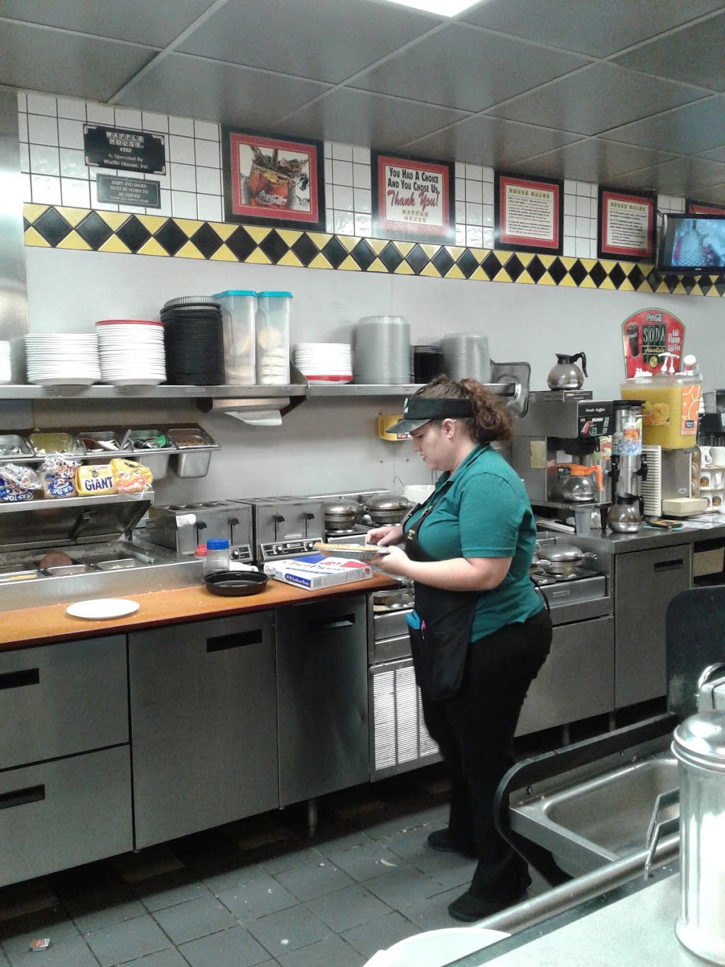 Waffle House | meal takeaway | 6 S New Warrington Rd, Pensacola, FL 32507, USA | 8504567130 OR +1 850-456-7130
