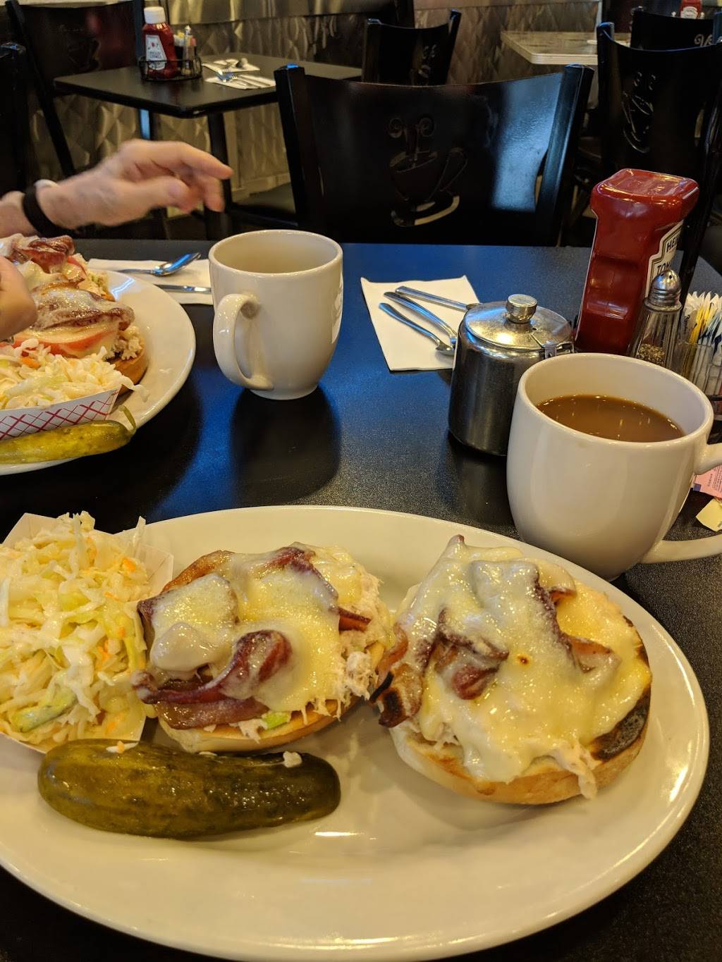 International Delight Cafe | restaurant | 241 Sunrise Hwy, Rockville Centre, NY 11570, USA | 5167667557 OR +1 516-766-7557