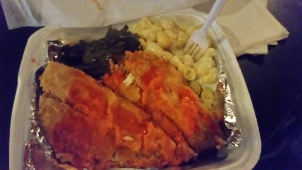 Bobby Des Gateway | restaurant | 25700 Aurora Rd, Bedford Heights, OH 44146, USA | 4404392400 OR +1 440-439-2400