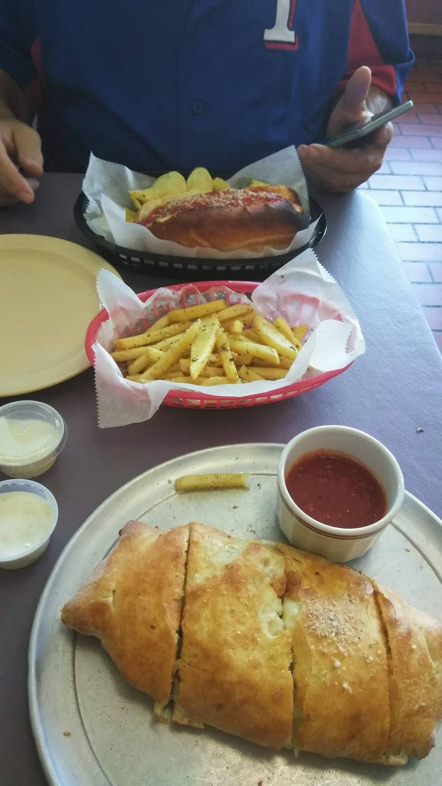 Dominico Italian Restaurant and Pizzeria | restaurant | 19 Luray Shopping Ctr, Luray, VA 22835, USA | 5407432555 OR +1 540-743-2555