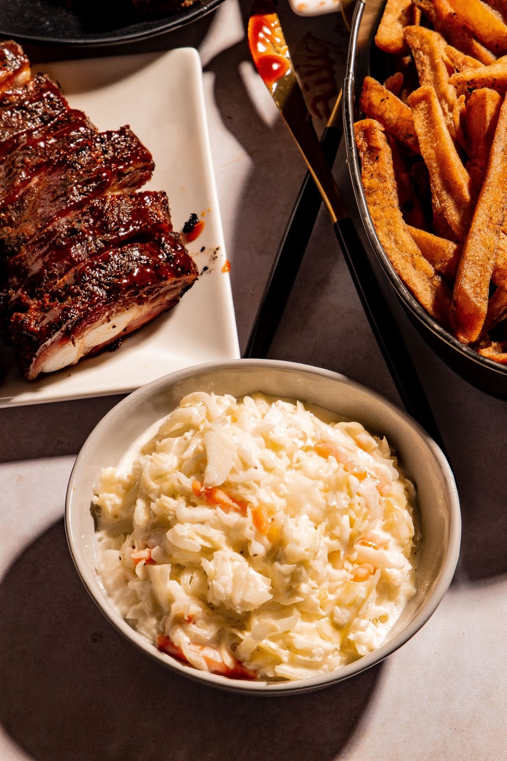 Dockside Delivery | restaurant | 67 E Cermak Rd, Chicago, IL 60616, USA | 3128344243 OR +1 312-834-4243