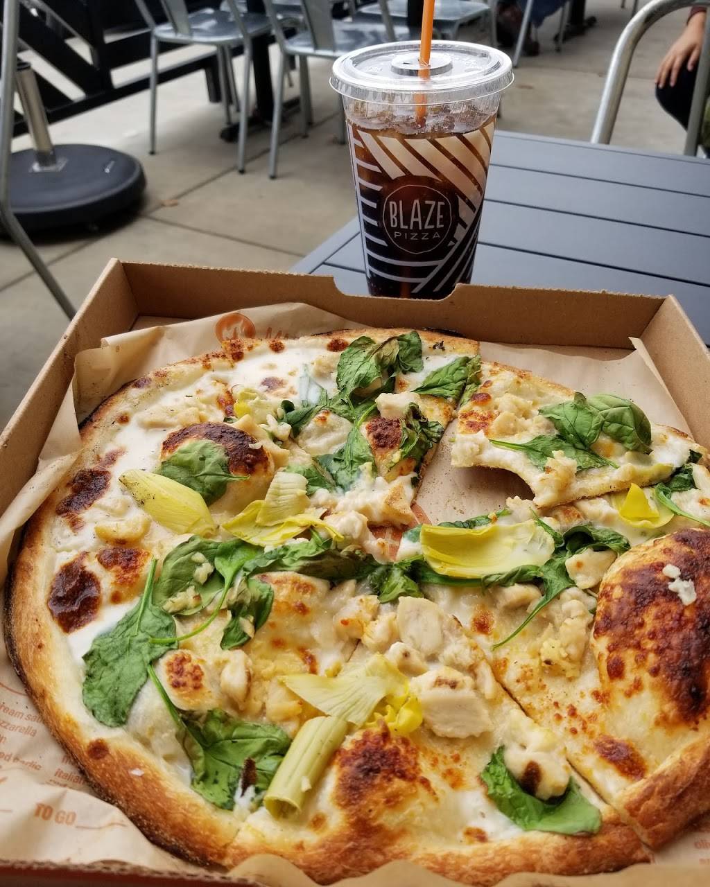 Blaze Pizza | meal takeaway | 1335 W Pacheco Blvd, Los Banos, CA 93635, USA | 2088347995 OR +1 208-834-7995