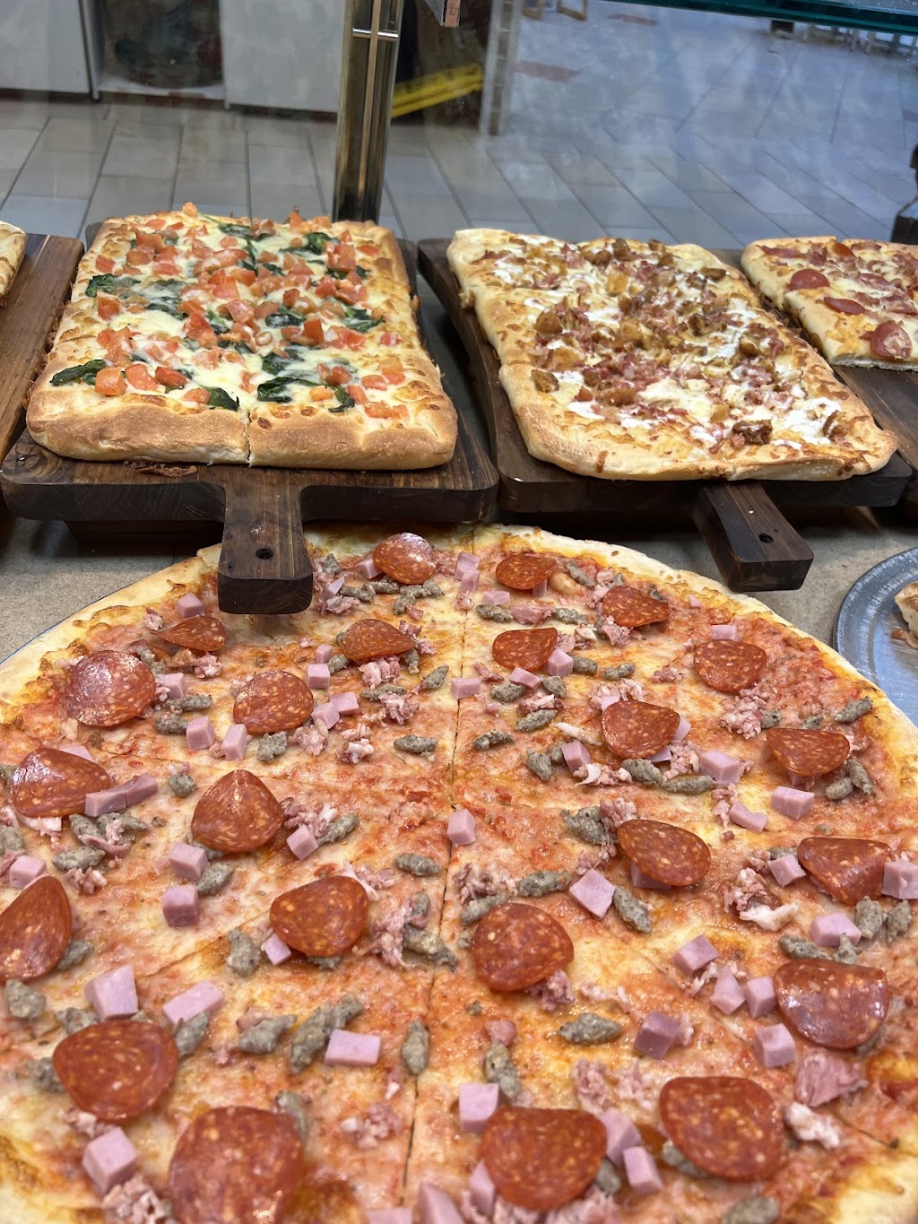 J & C Pizza | restaurant | Mall - Food Court, 4403 Black Horse Pike, Hamilton, NJ 08330, USA | 6092777621 OR +1 609-277-7621