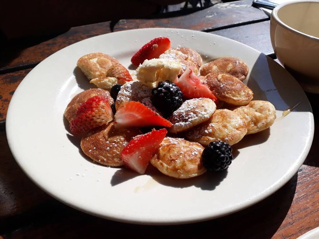 Le Pain Quotidien | restaurant | 2 W 69th St, New York, NY 10023, USA | 6462333768 OR +1 646-233-3768