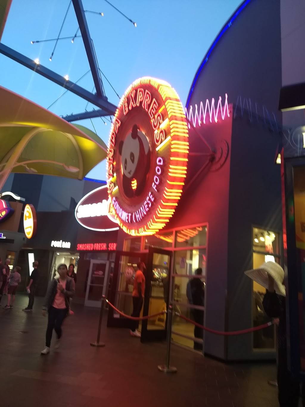 Panda Express | restaurant | 100 Universal City Plaza, Universal City, CA 91608, USA | 8186223775 OR +1 818-622-3775