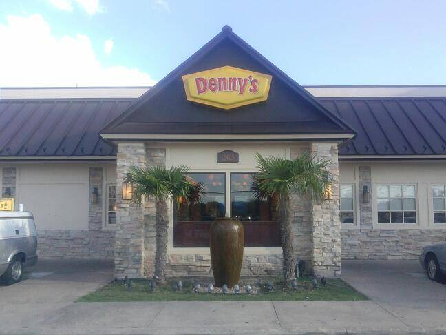 Dennys | restaurant | 12405 Westheimer Rd, Houston, TX 77077, USA | 2817527238 OR +1 281-752-7238